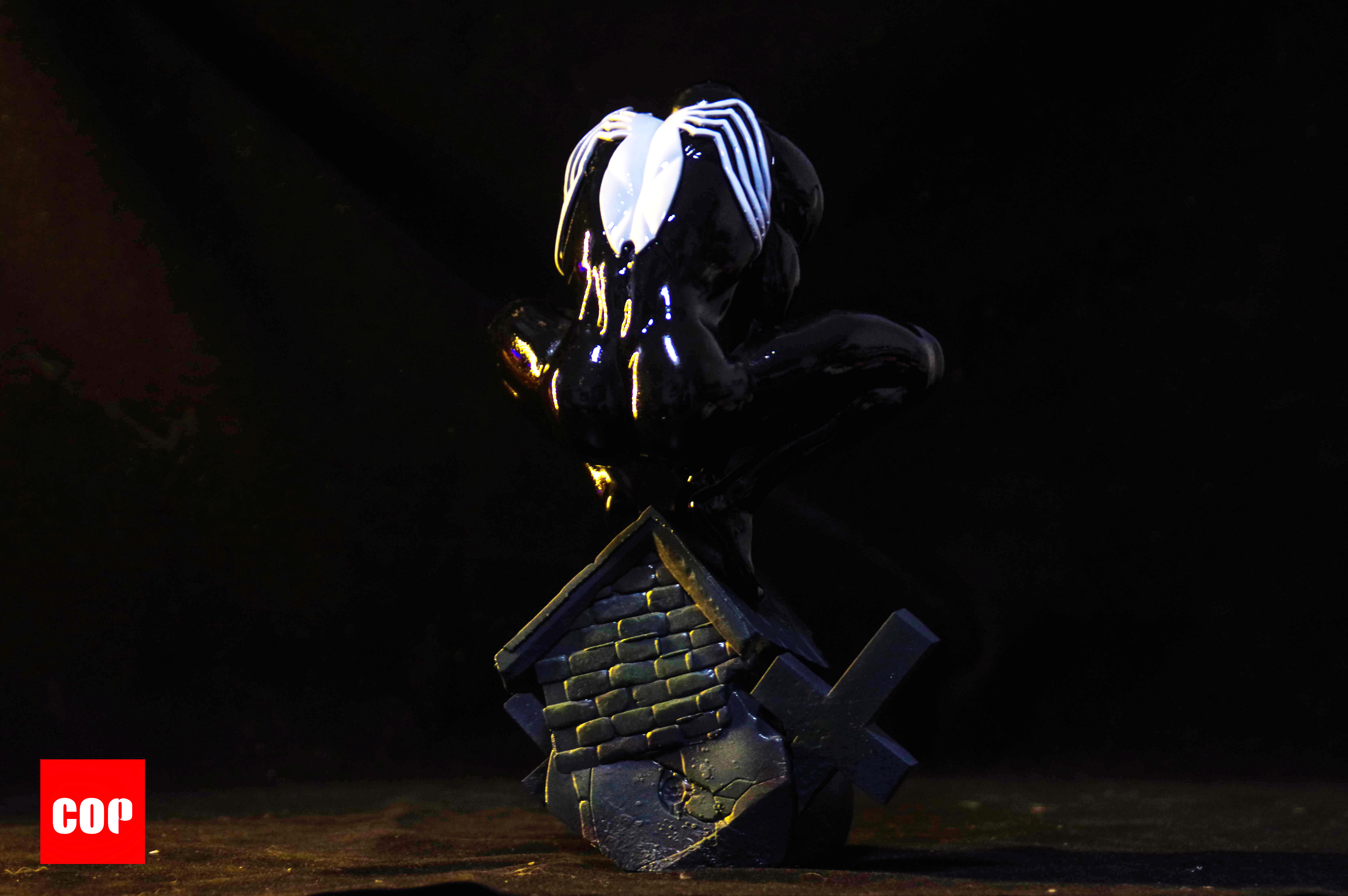 PRE-ORDER COP Studio - Marvel Rainy Night Spider-Man 1/8 Statue(GK)