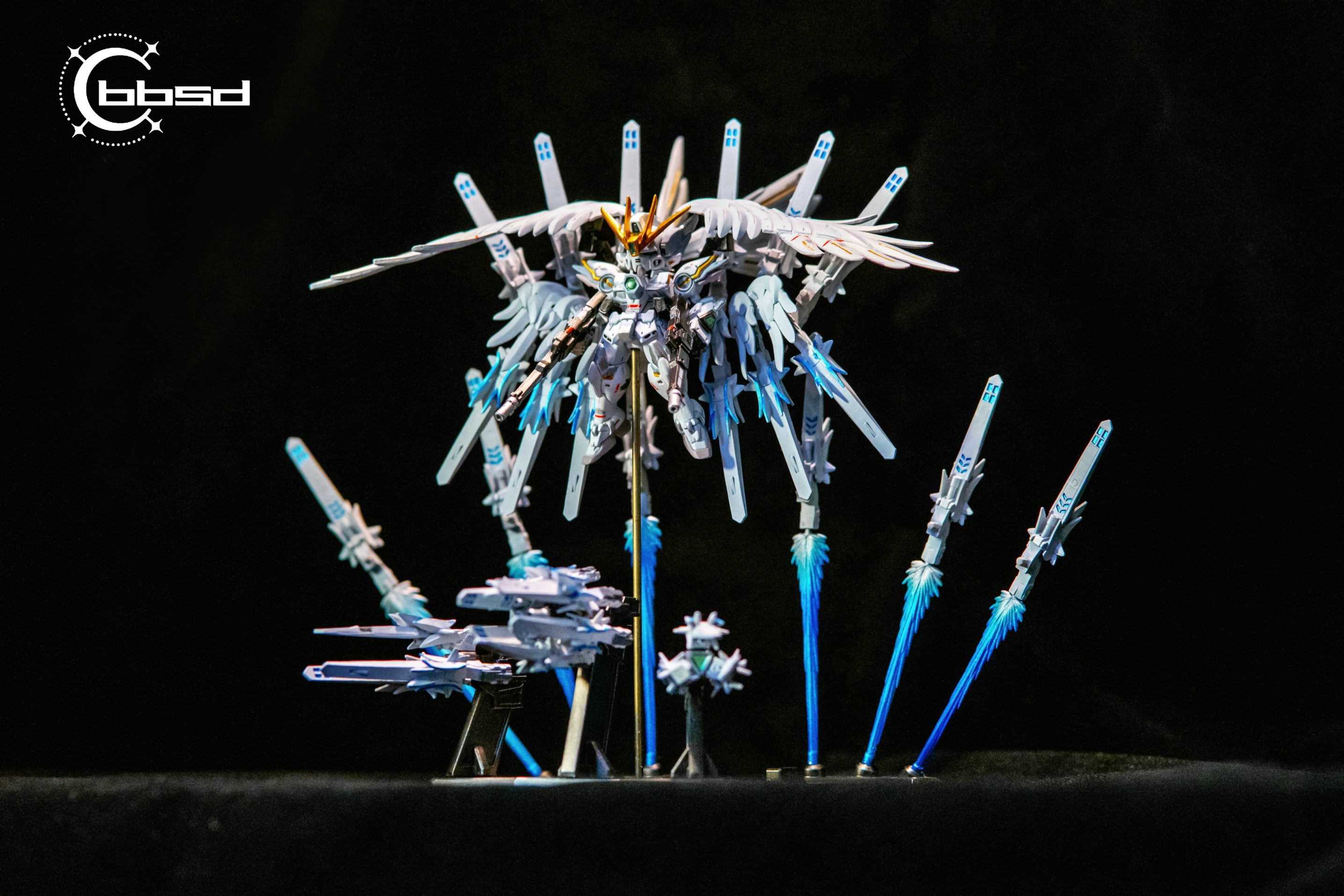 PRE-ORDER BBSD Studio - Mobile Report Gundam W FW Wing Gundam Snow White FW Statue(GK)
