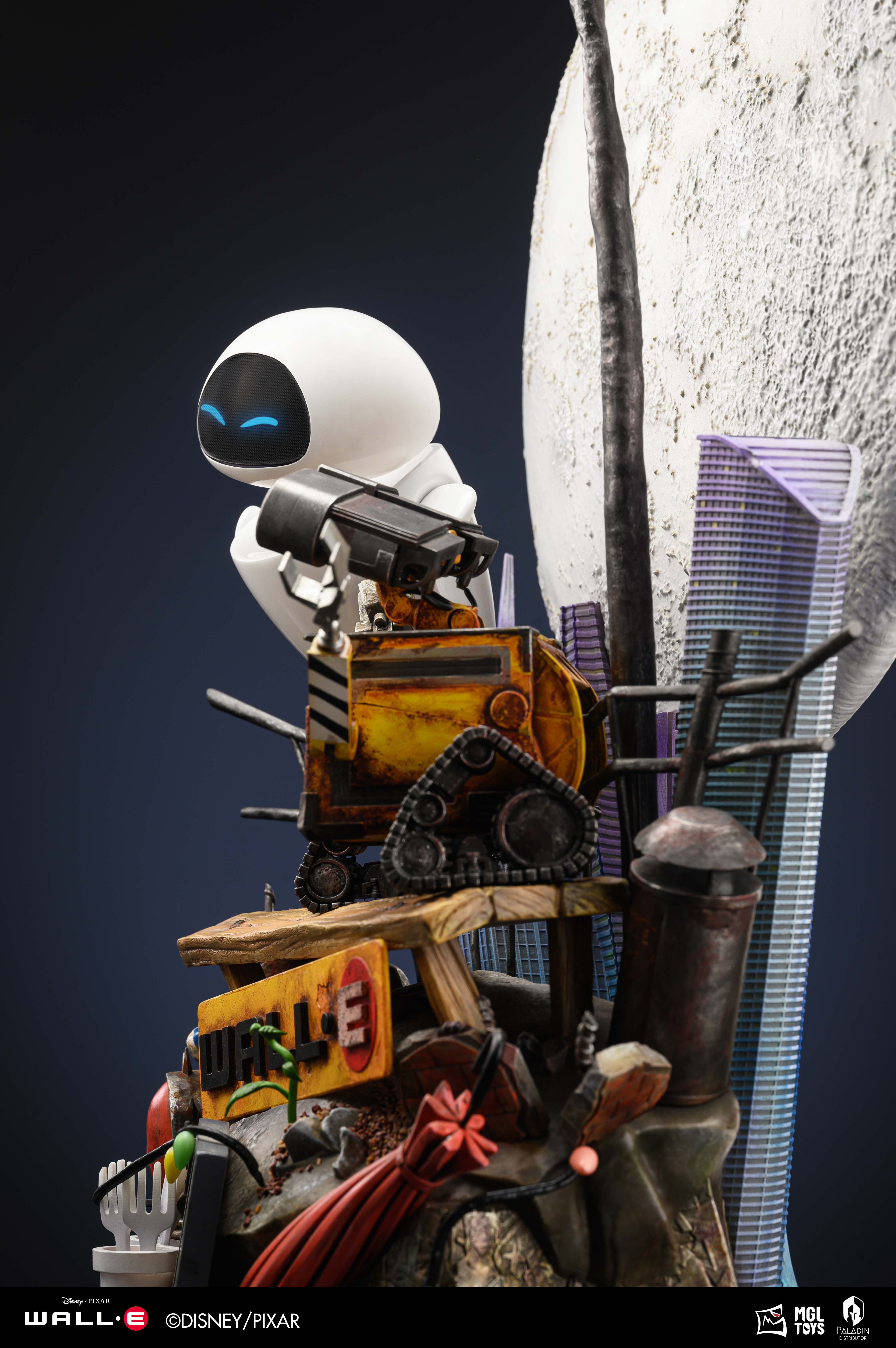PRE-ORDER MGL·Paladin Studio - Waste Allocation Load Lifters - WALL-E EVE LIcensed Statue(GK)