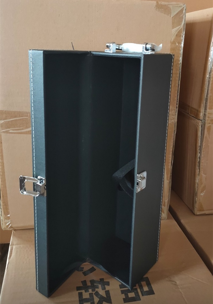 Best Sell 1/6th Storage Box Body Dust Display Portable Outdoor Shooting Suitcase For Mostly Doll Accessories