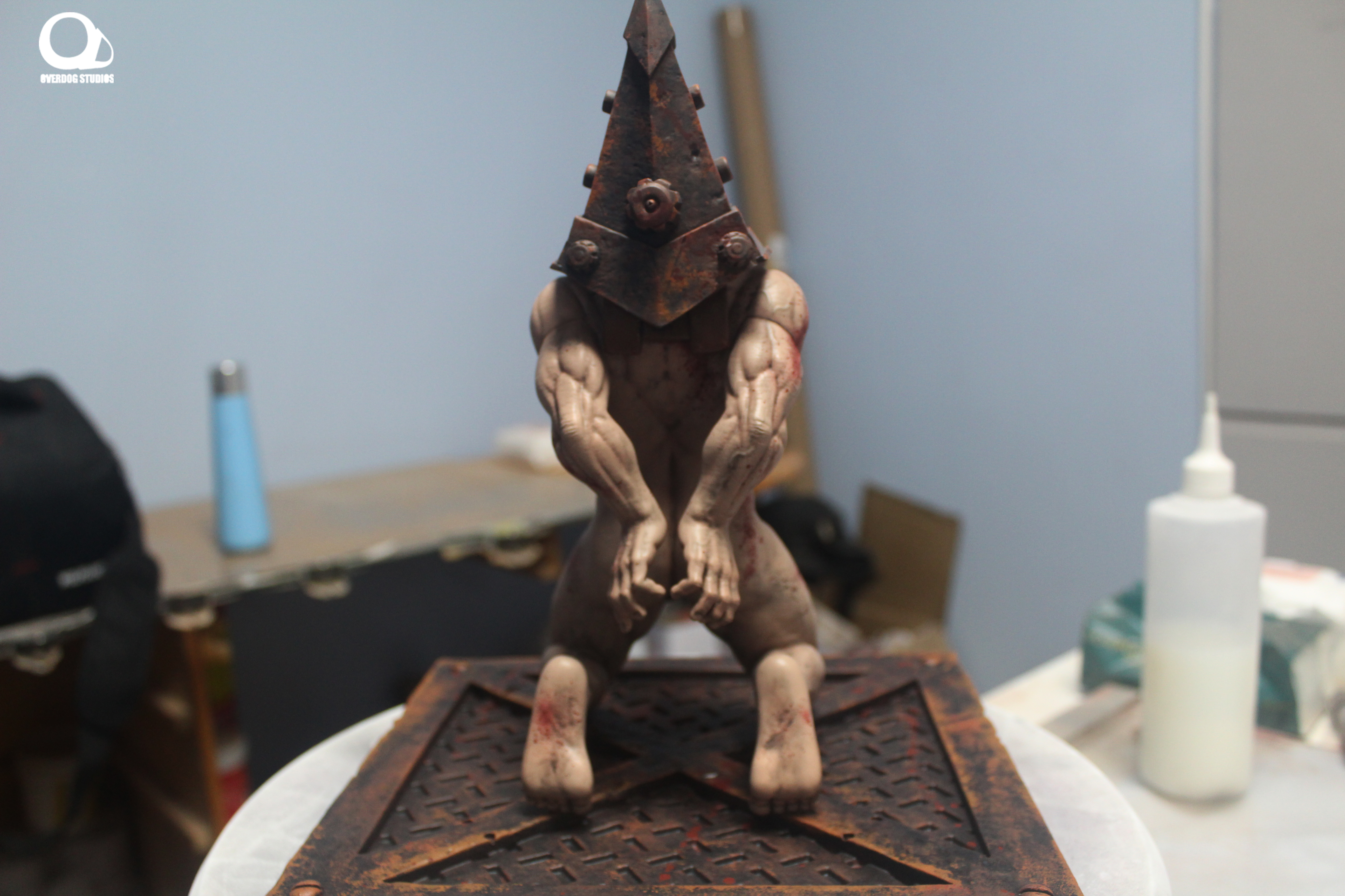 PRE-ORDER OVERDOG STUDIOS Silent Hill Pyramid Head 1/6 Statue (GK) (Adult18+)